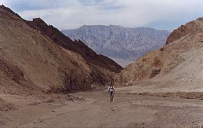 David walks up the canyon